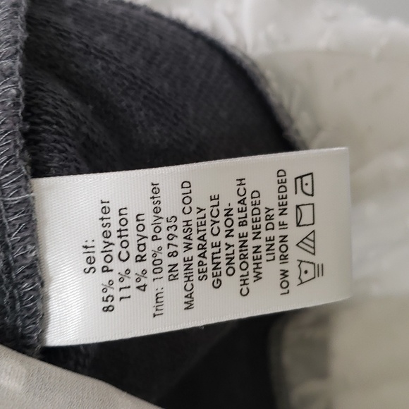 Logo Lori Goldstein Short Sleeve Ruffle Hem Top - Picture 9 of 9